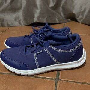 ( Like New ) Reebok Memory Tech Shoes Women's Size 7.5